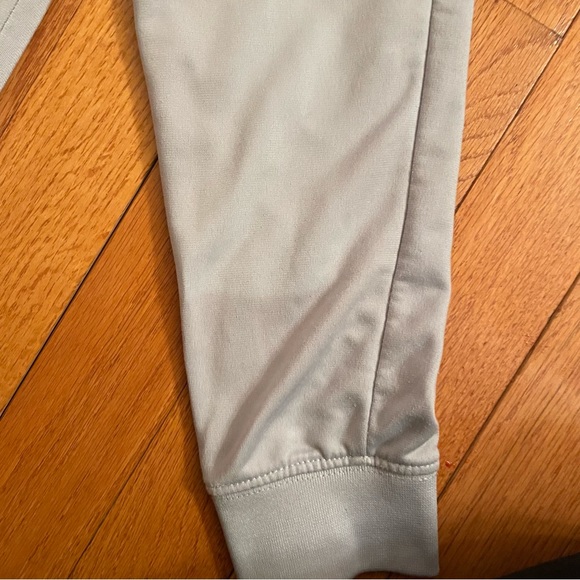 Nike little boys athletic joggers/pants. 4T. Light grey with red swoosh. - Picture 6 of 6
